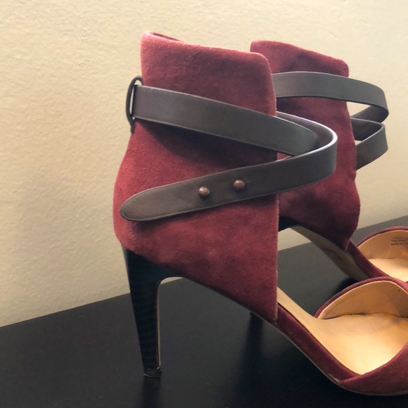 Burgundy/wine color heels - Picture 2 of 7